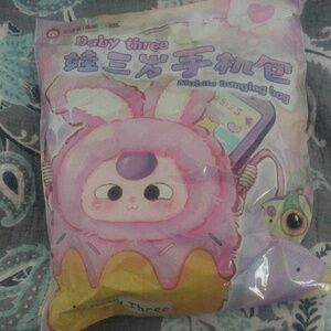 Colorful Baby Three Mobile Phone Holder Packaging